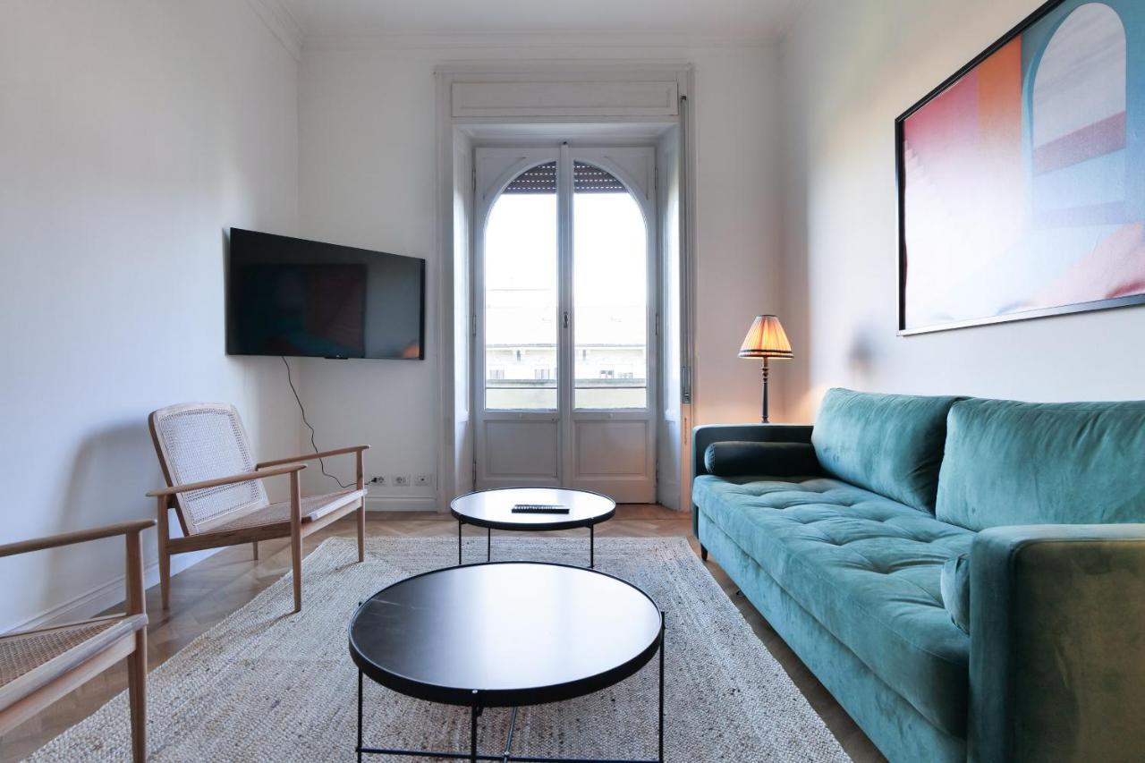 Adelaide Elegant Apartments มิลาน ภายนอก รูปภาพ