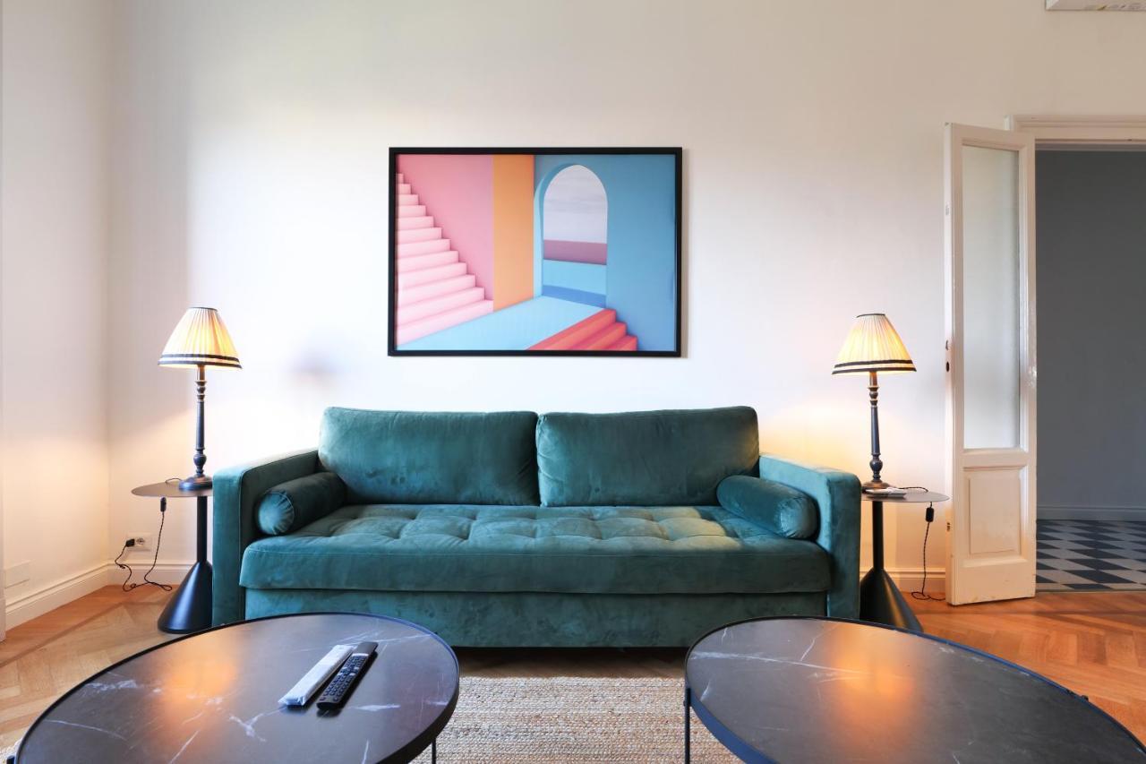 Adelaide Elegant Apartments มิลาน ภายนอก รูปภาพ